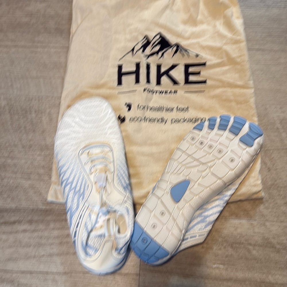 Hike Footwear white shoes size 8